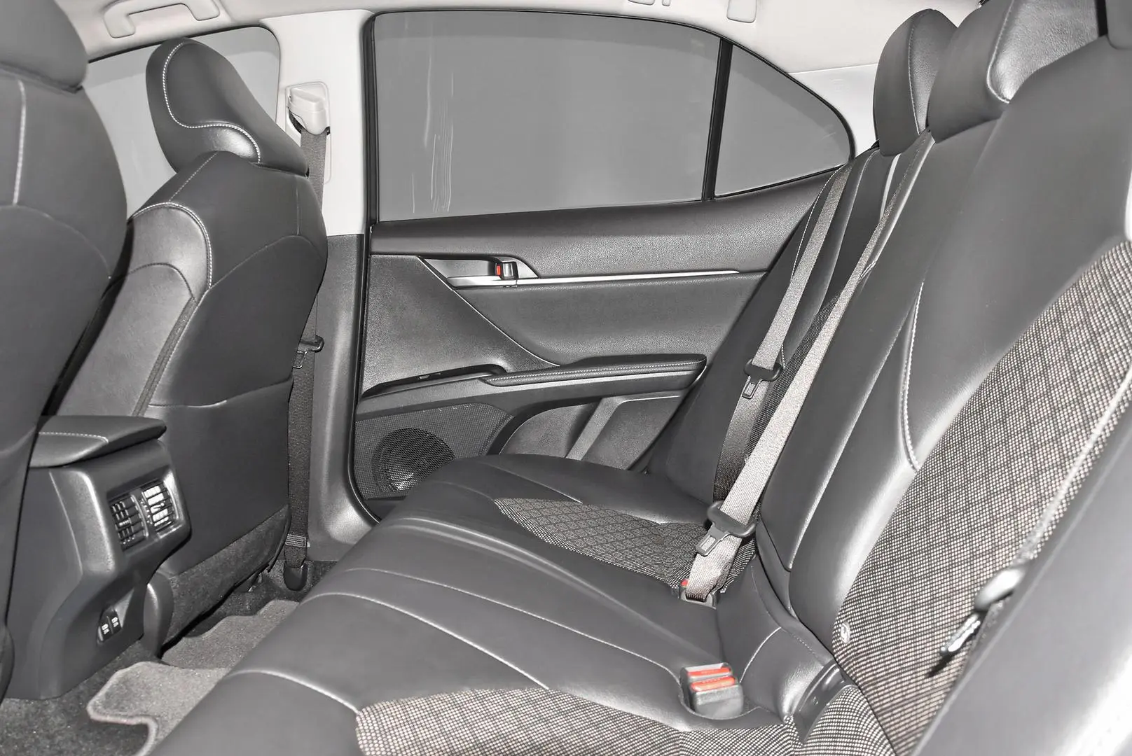 2022 Toyota Camry Gallery Image 18