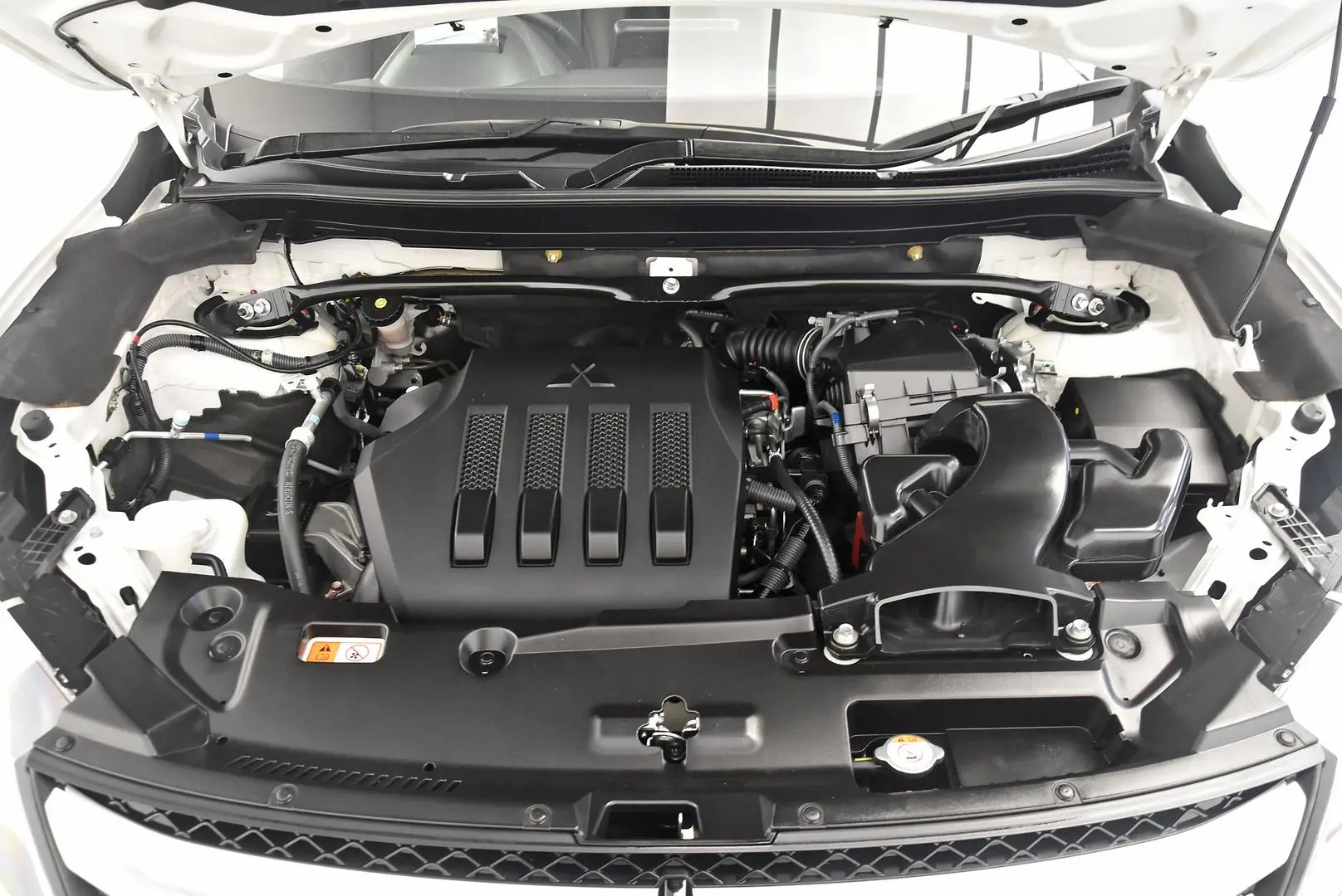 2018 Mitsubishi Eclipse Cross Gallery Image 22