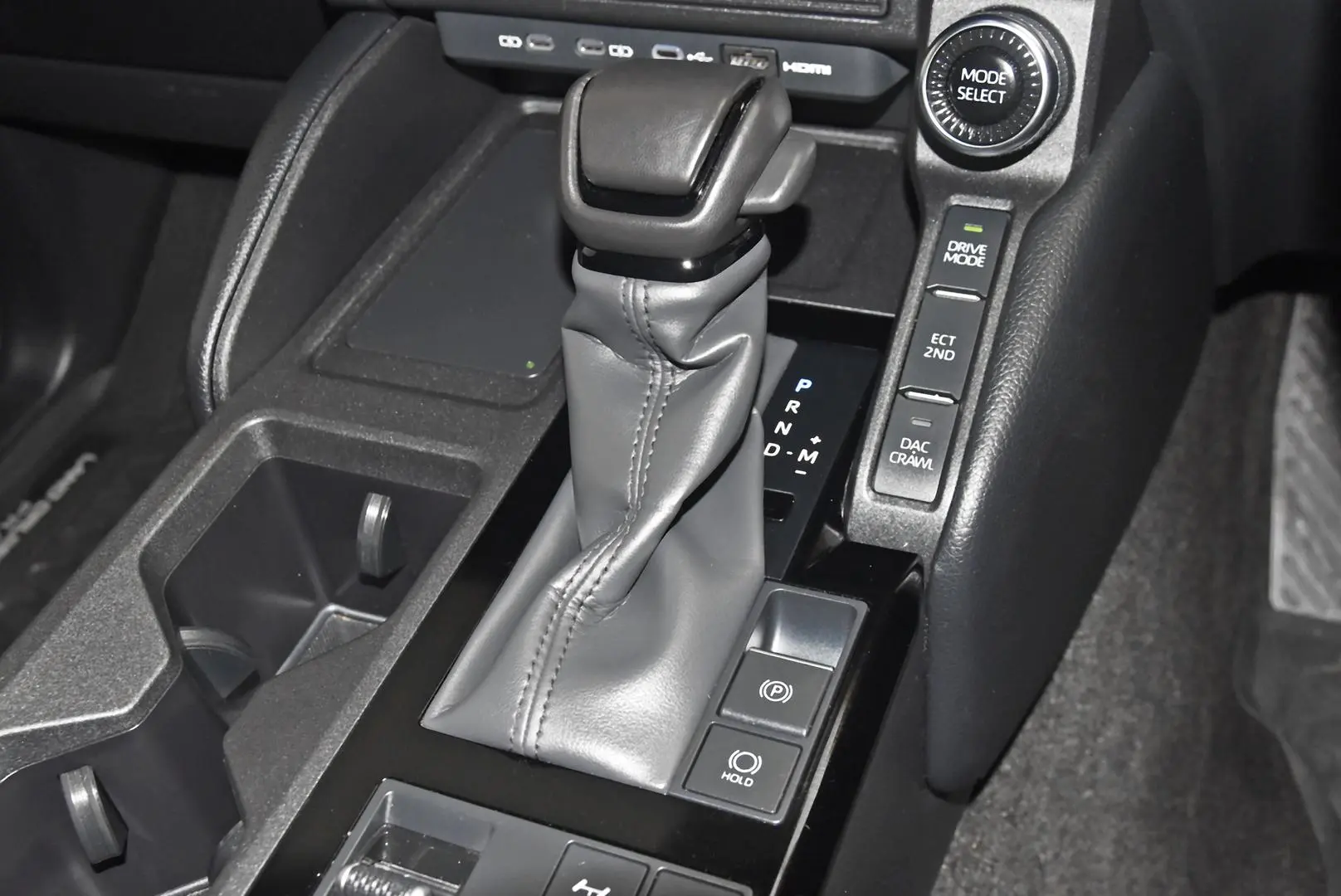 2025 Toyota Landcruiser Prado Gallery Image 13