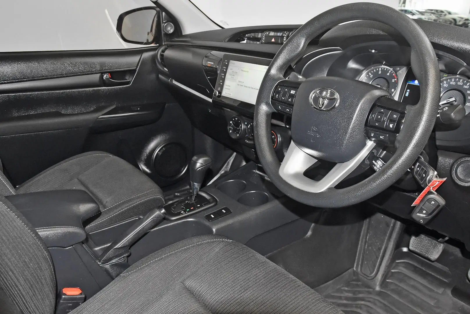 2023 Toyota Hilux Gallery Image 8