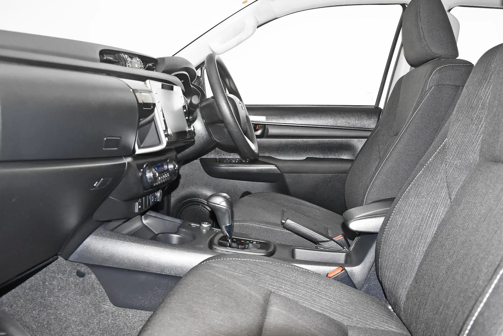 2024 Toyota Hilux Gallery Image 18
