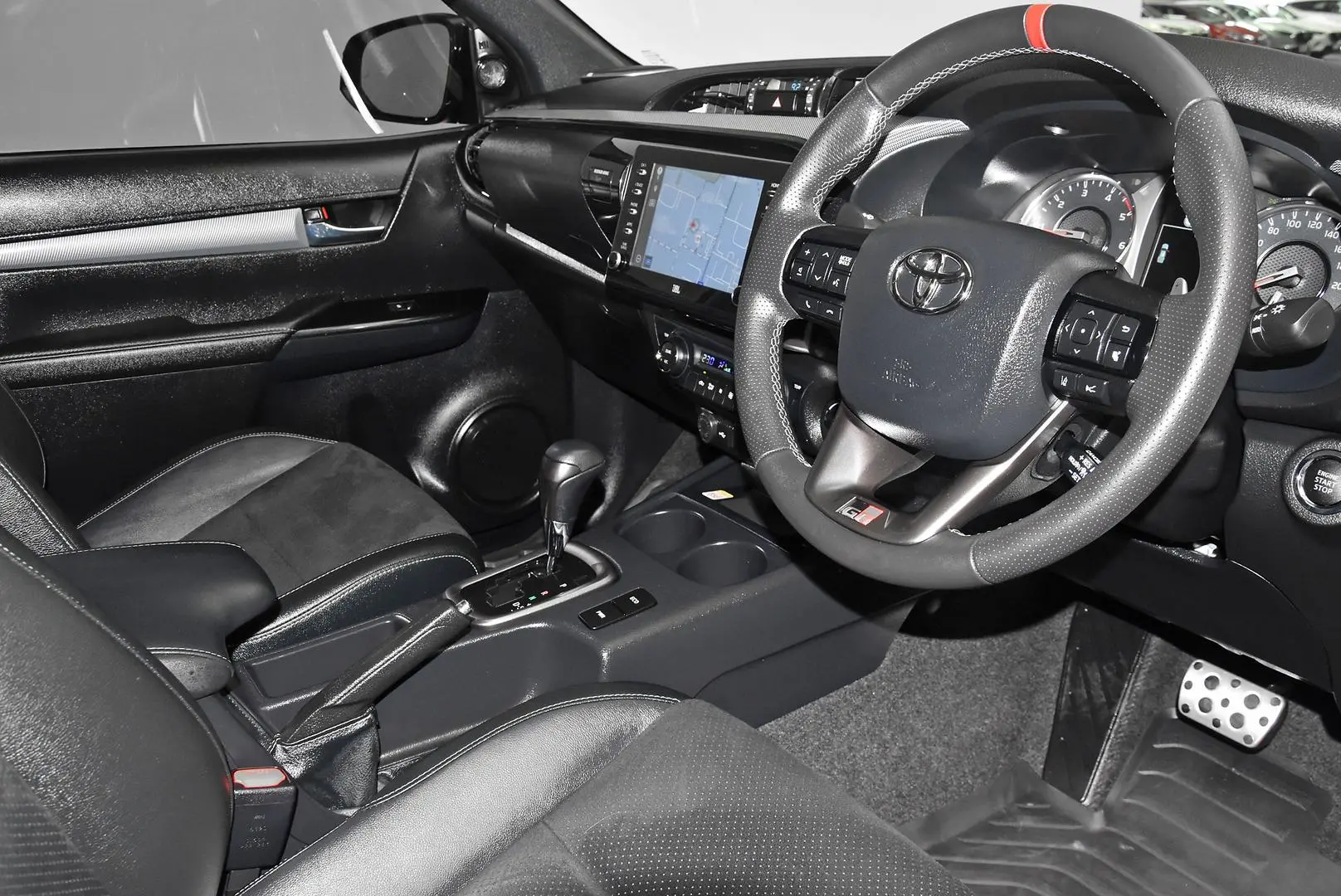 2024 Toyota Hilux Gallery Image 9