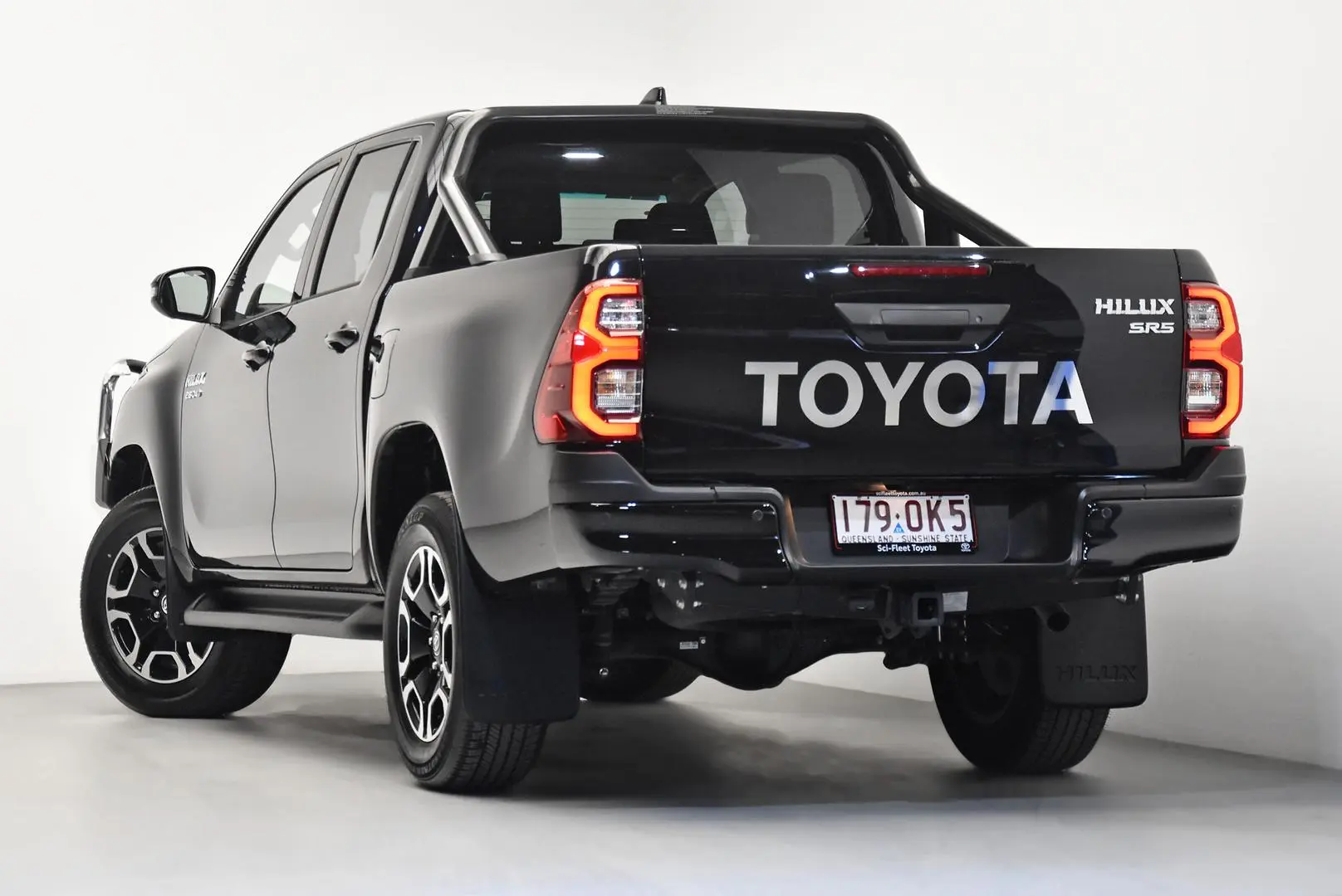 2025 Toyota Hilux Gallery Image 5