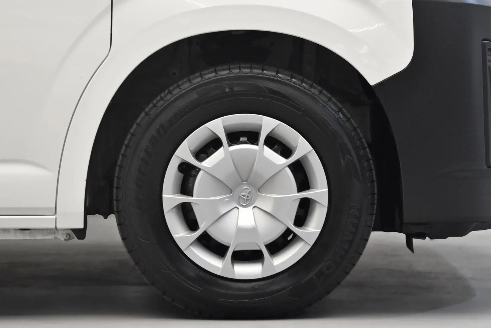 2024 Toyota Hiace Gallery Image 18