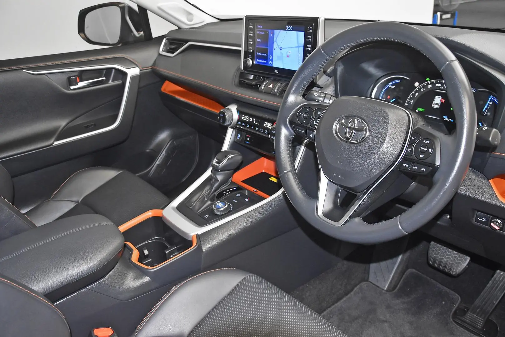 2021 Toyota RAV4 Gallery Image 9