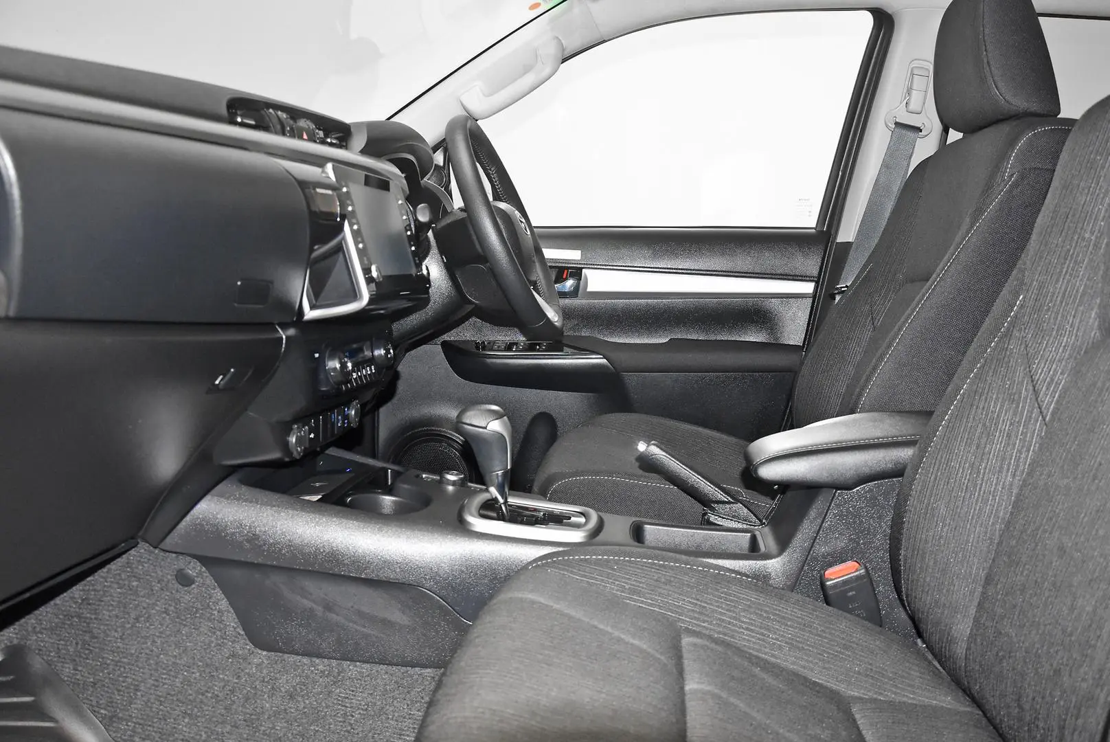 2024 Toyota Hilux Gallery Image 17