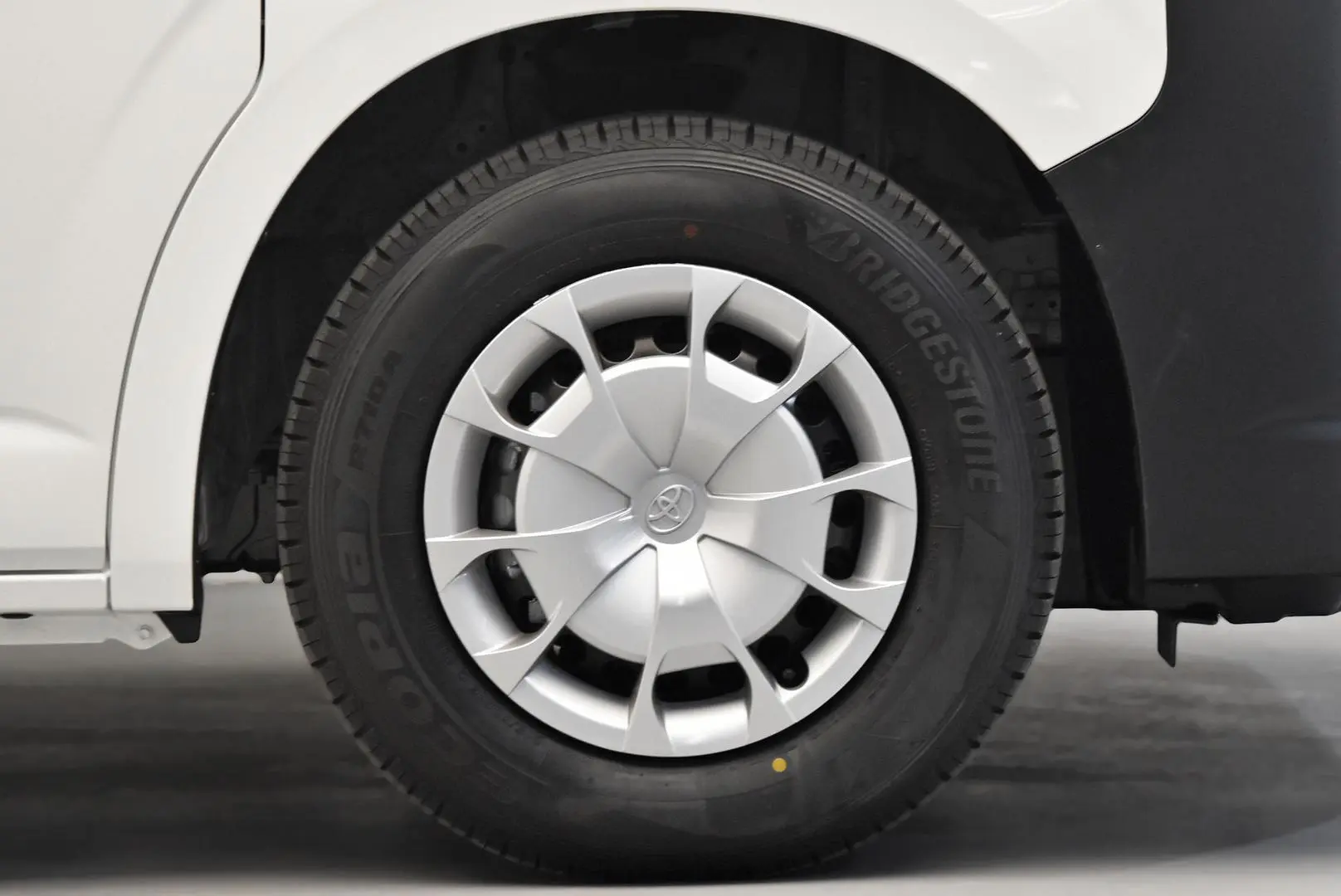 2025 Toyota Hiace Gallery Image 21