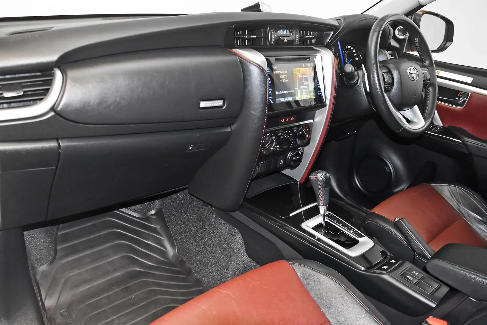 2018 Toyota Fortuner Gallery Image 15