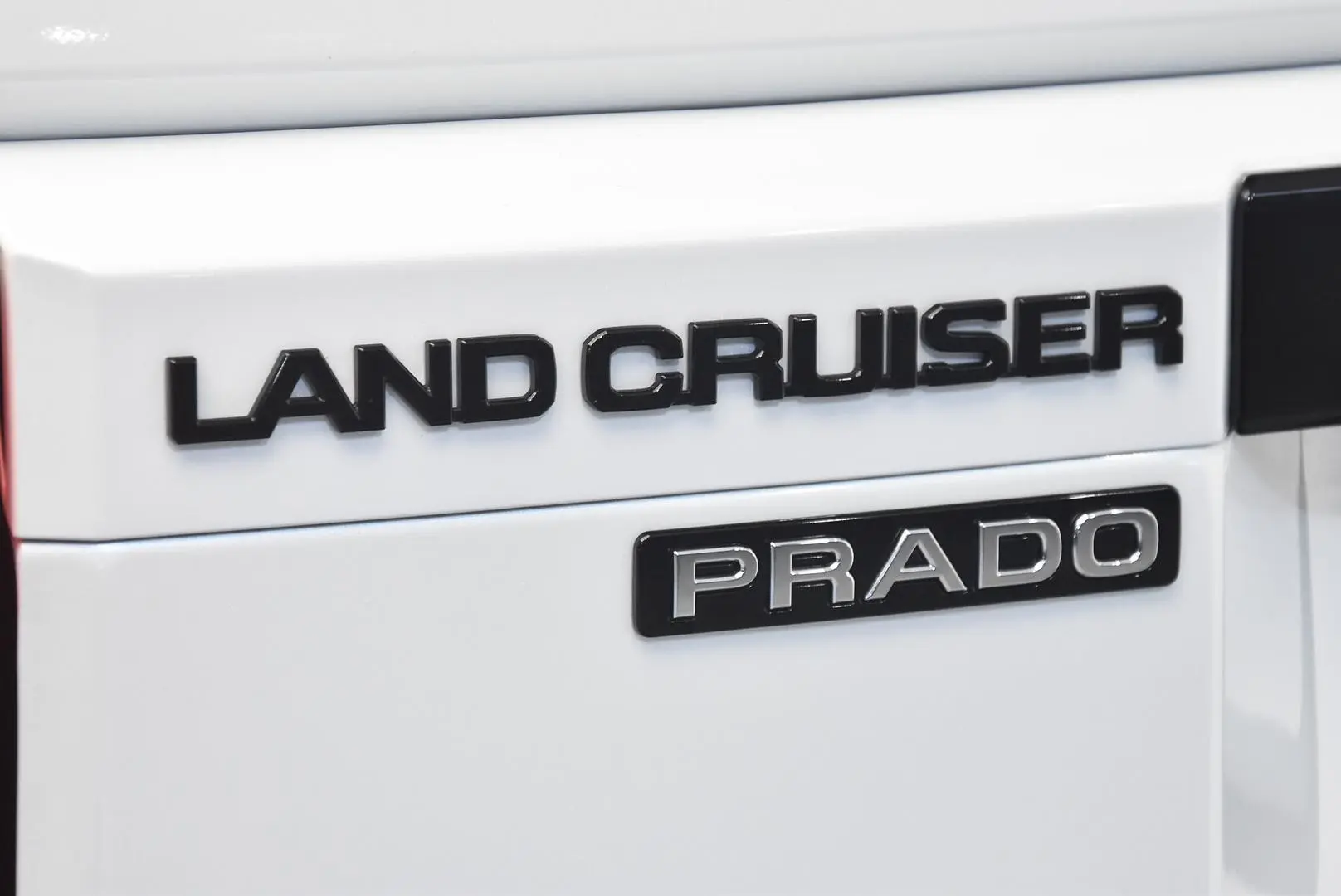 2024 Toyota Landcruiser Prado Gallery Image 7