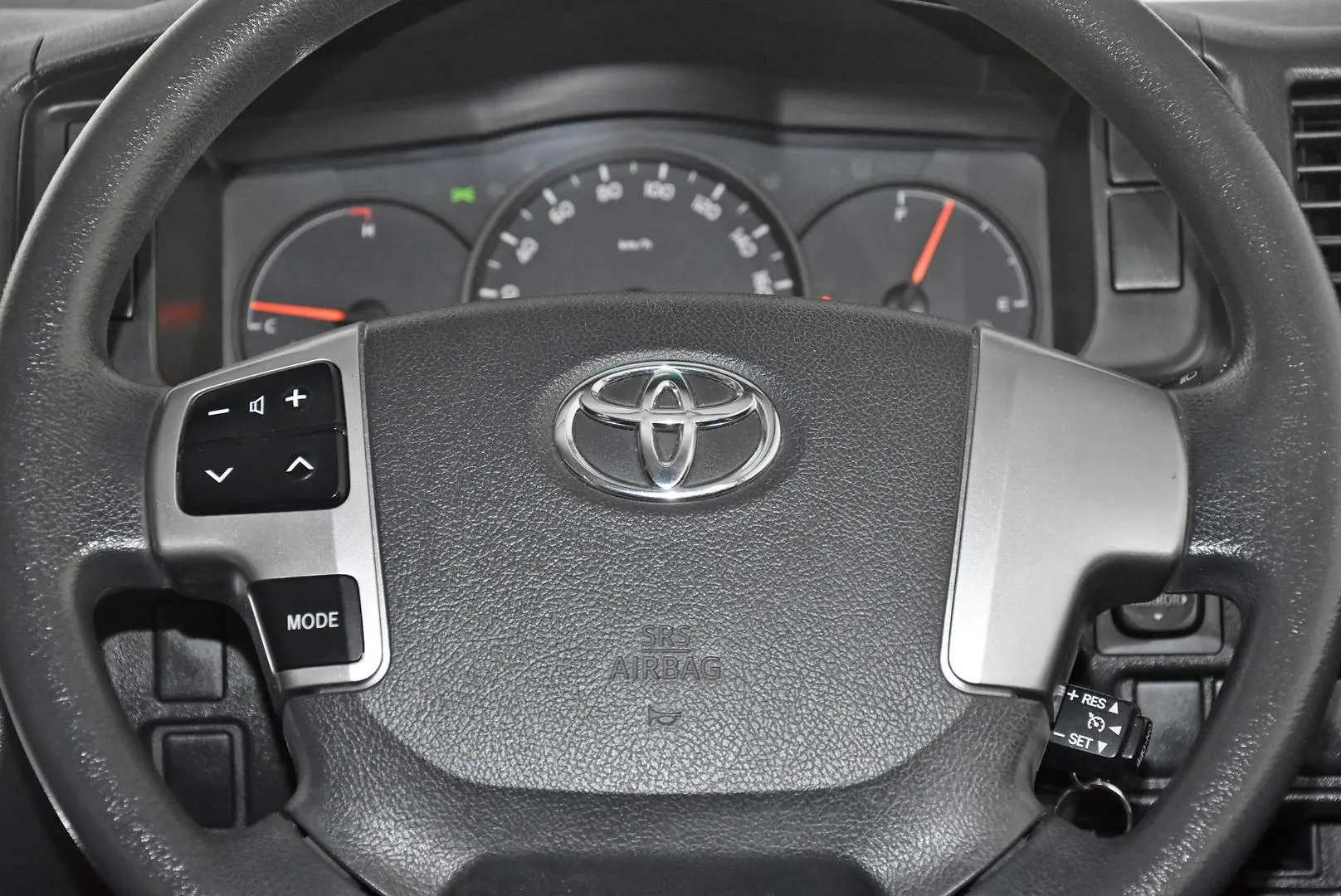 2017 Toyota Hiace Gallery Image 15