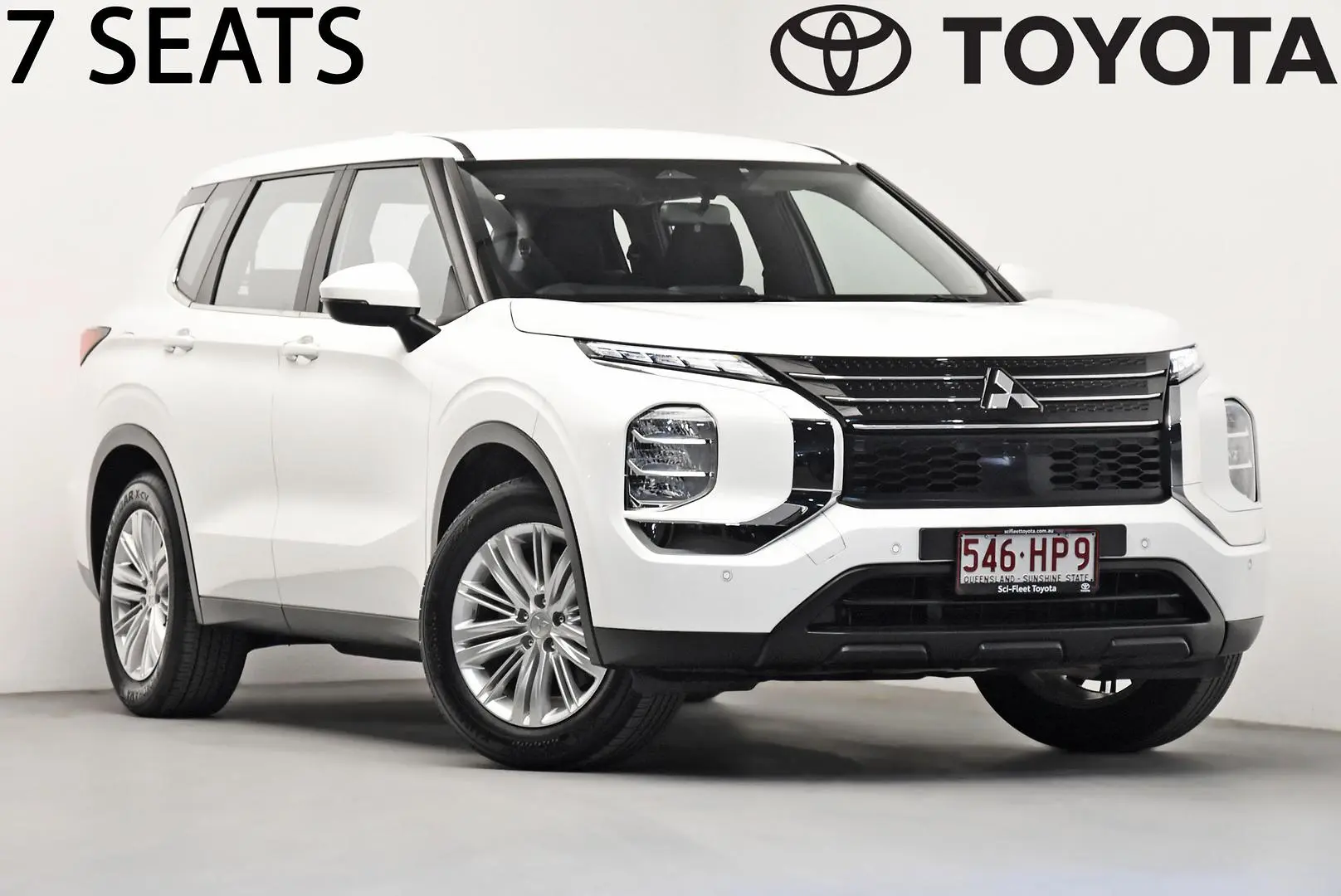 2023 Mitsubishi Outlander Gallery Image 1