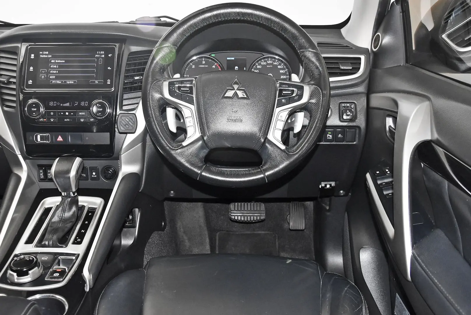 2018 Mitsubishi Pajero Sport Gallery Image 15