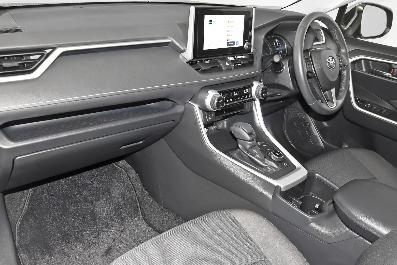 2024 Toyota RAV4 Gallery Image 17