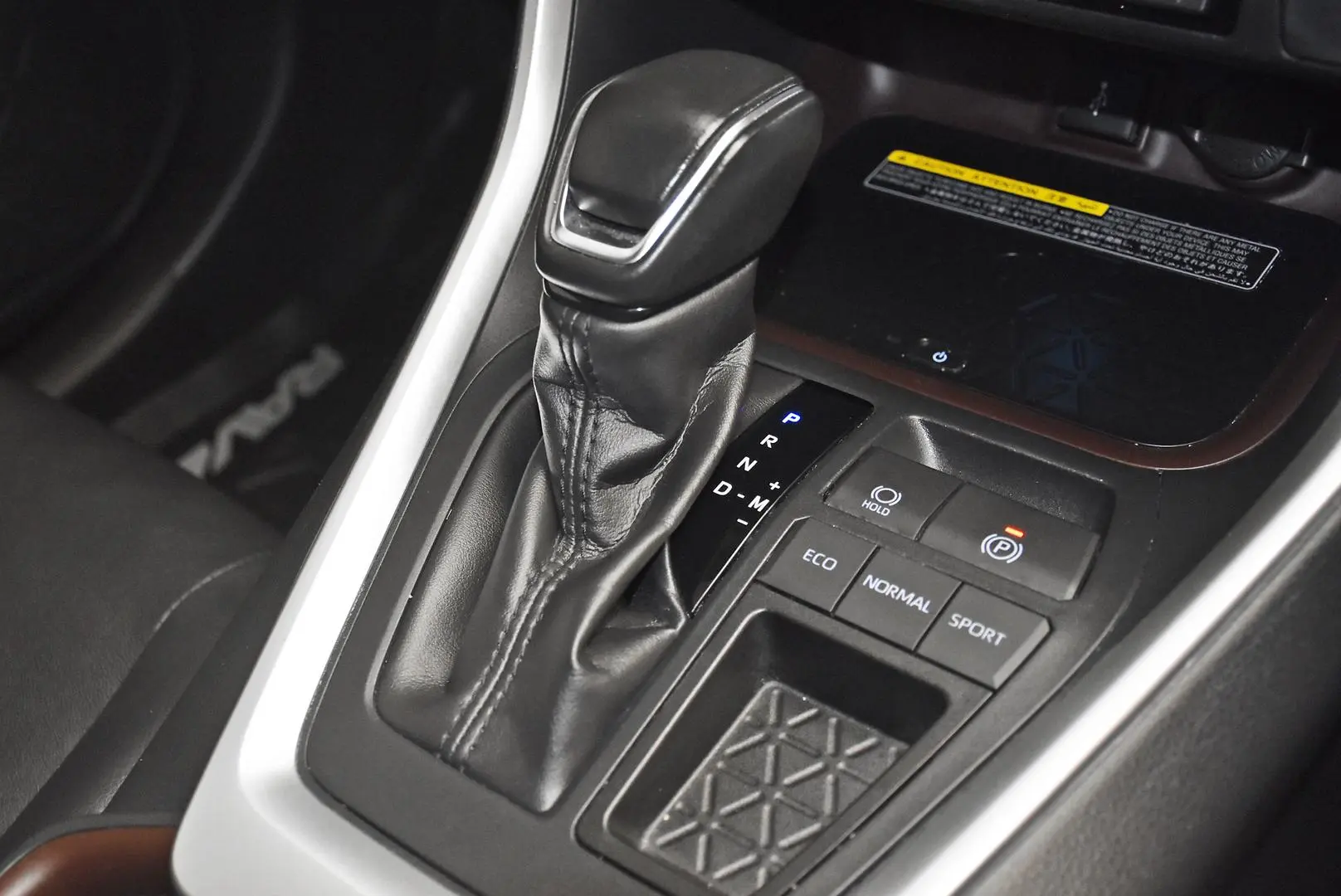 2019 Toyota RAV4 Gallery Image 14