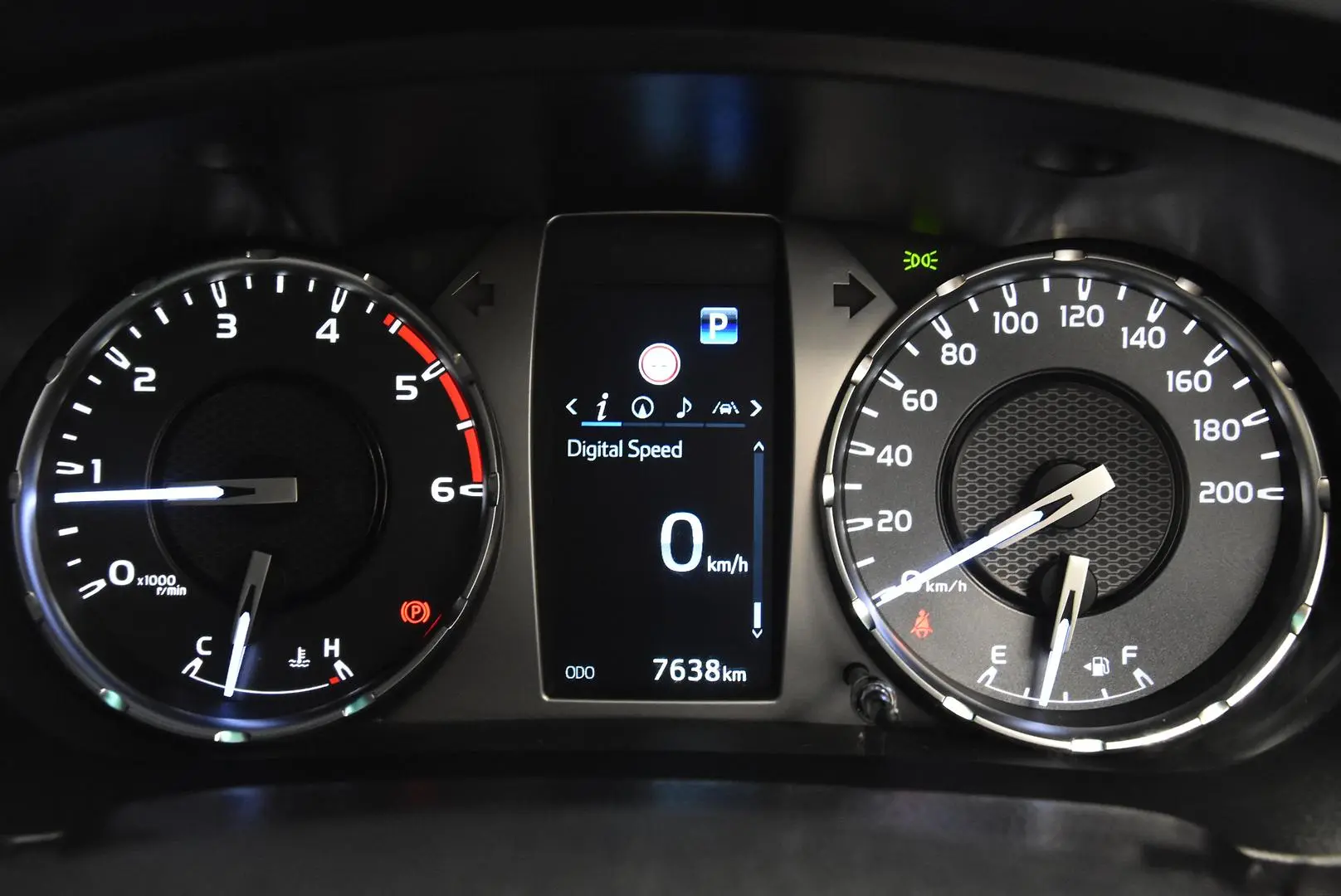 2025 Toyota Hilux Gallery Image 10