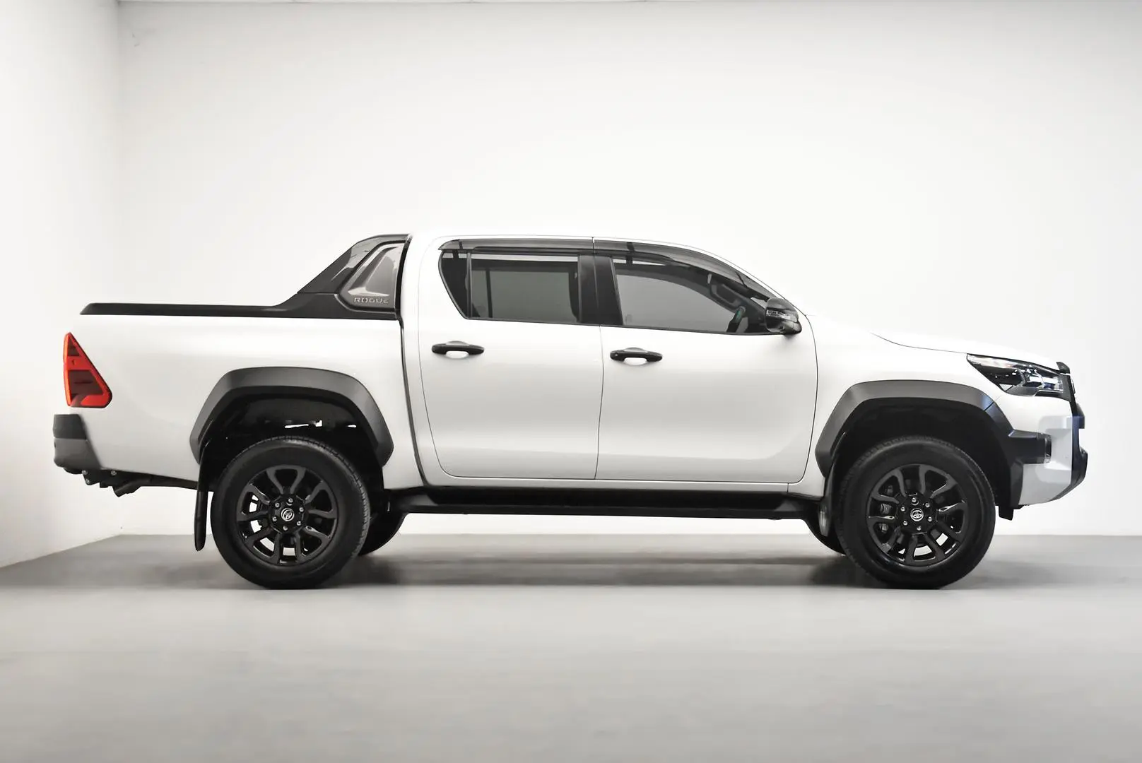 2023 Toyota Hilux Gallery Image 3