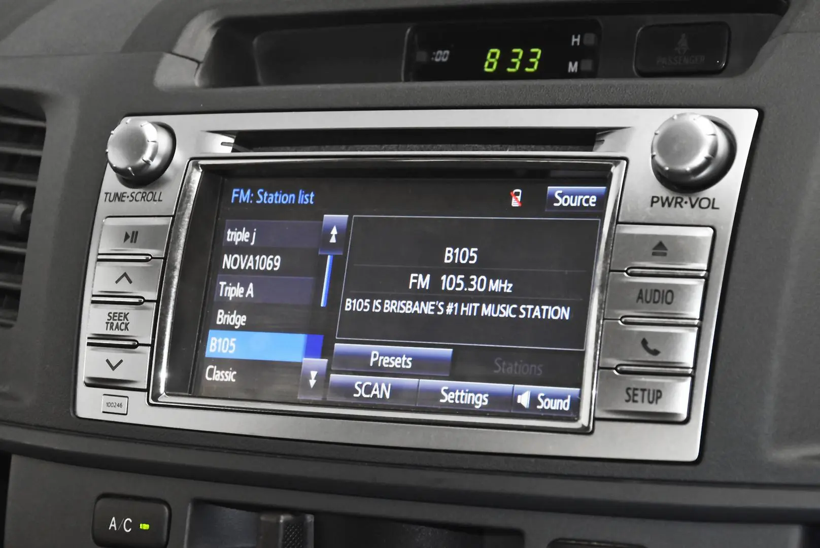 2014 Toyota Hilux Gallery Image 10