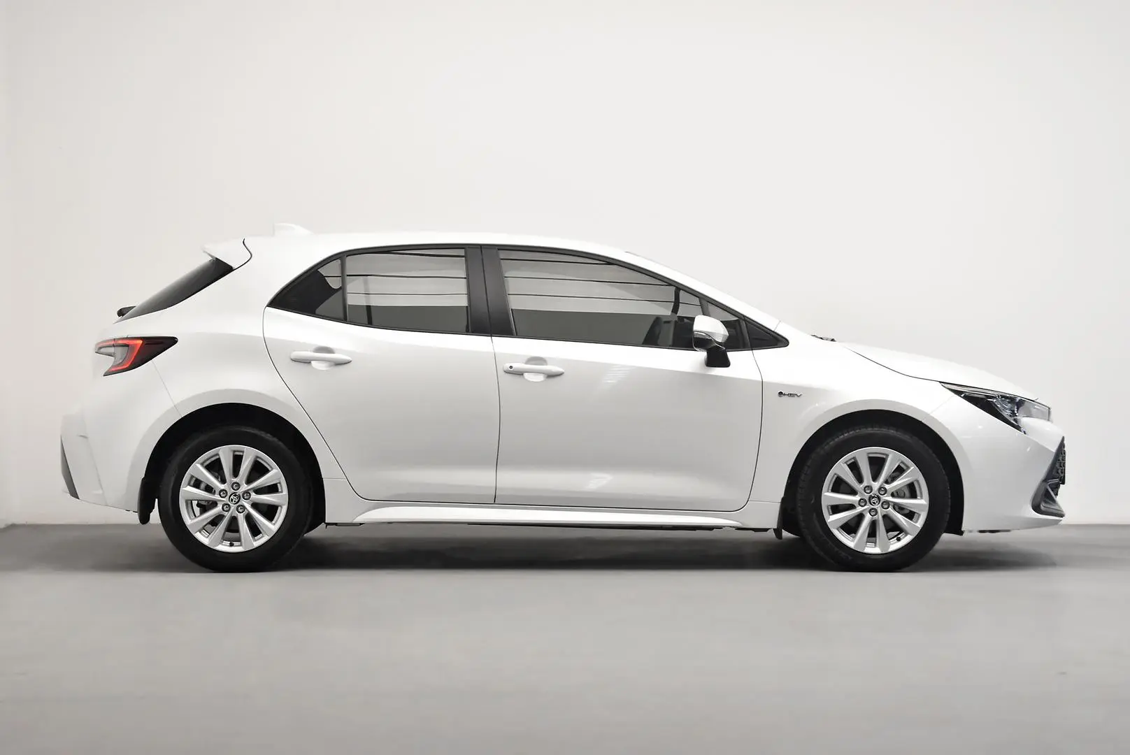 2024 Toyota Corolla Gallery Image 3