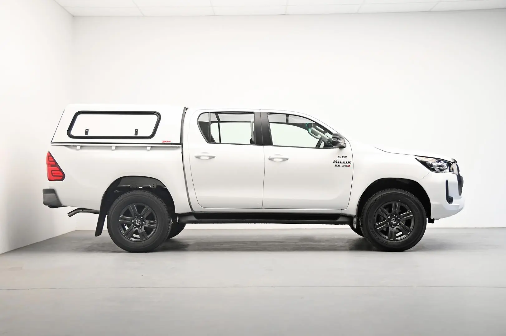 2023 Toyota Hilux Gallery Image 2