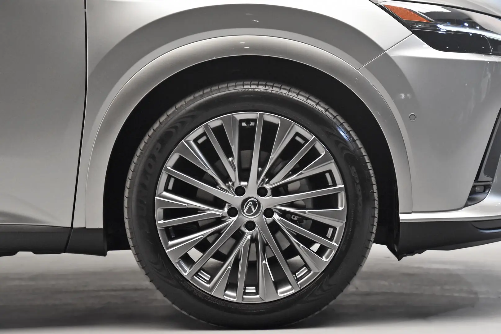2023 Lexus RX Gallery Image 25