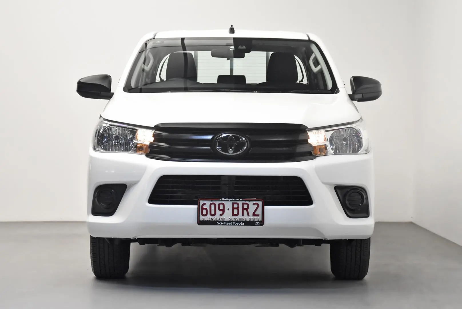 2020 Toyota Hilux Gallery Image 2