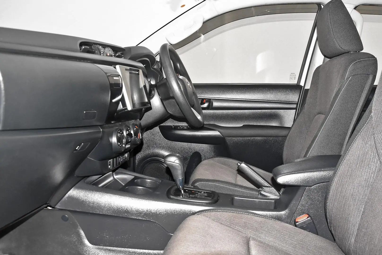 2018 Toyota Hilux Gallery Image 18