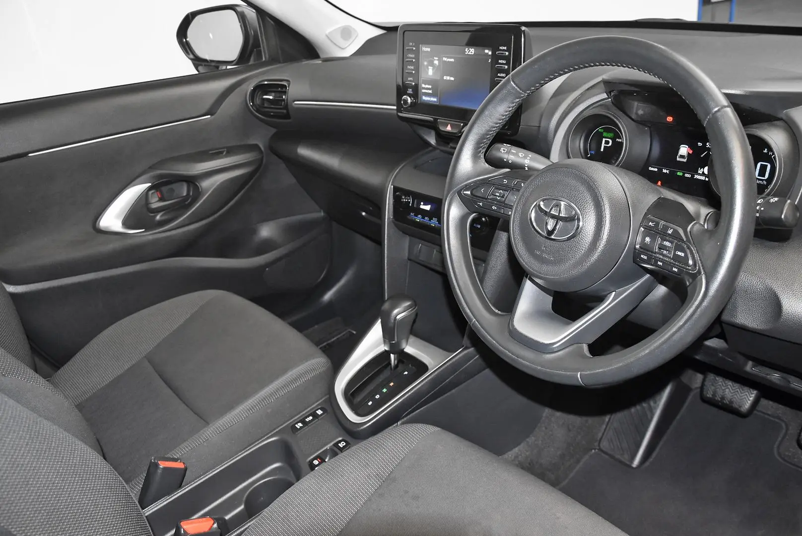 2023 Toyota Yaris Cross Gallery Image 9