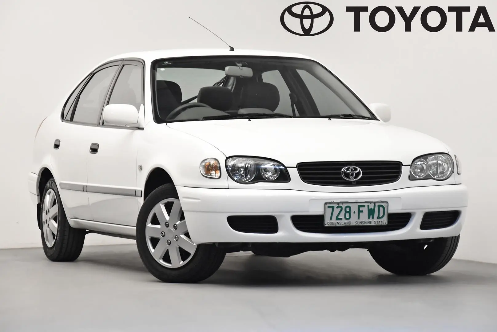 2000 Toyota Corolla Gallery Image 1