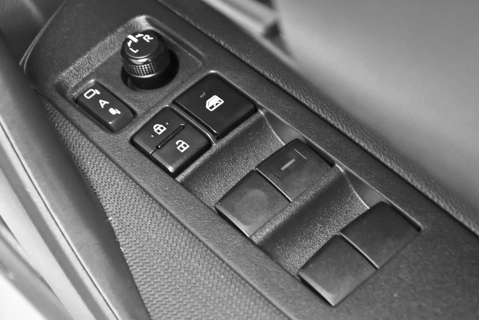 2025 Toyota Corolla Gallery Image 10