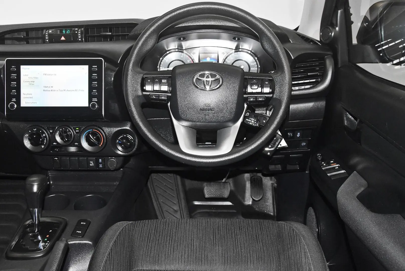 2023 Toyota Hilux Gallery Image 14