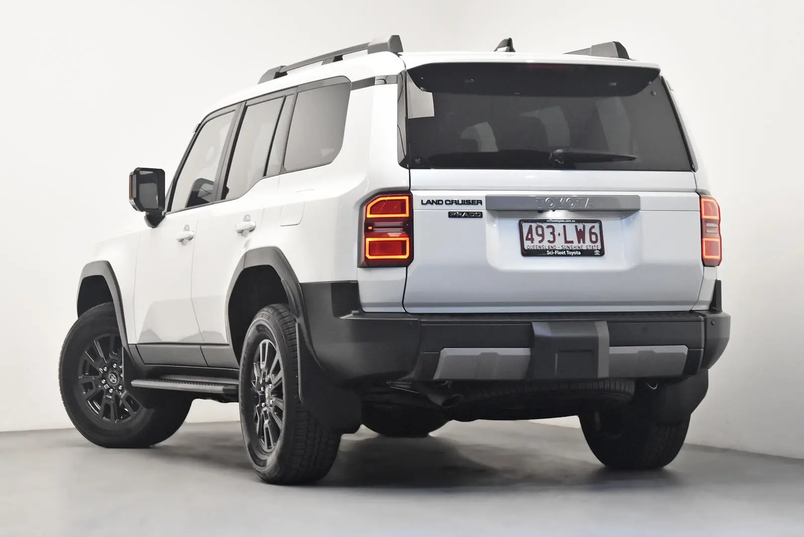 2024 Toyota Landcruiser Prado Gallery Image 5