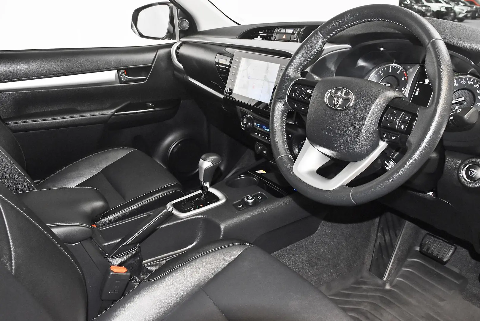 2025 Toyota Hilux Gallery Image 8