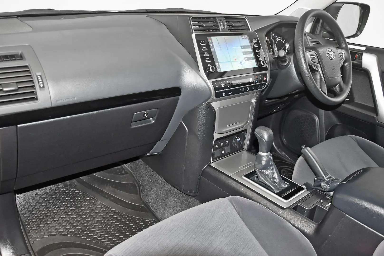 2023 Toyota Landcruiser Prado Gallery Image 15