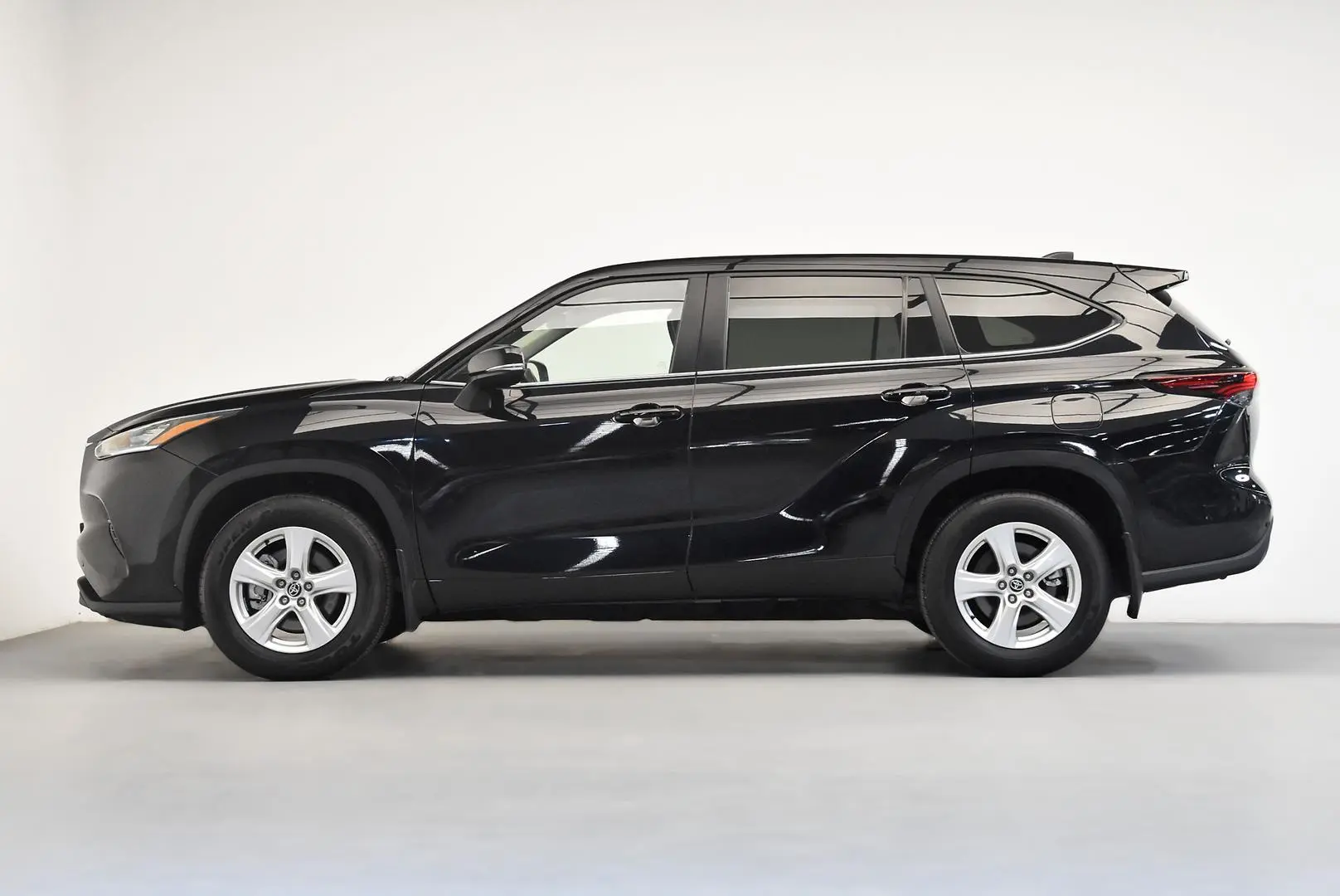 2025 Toyota Kluger Gallery Image 4