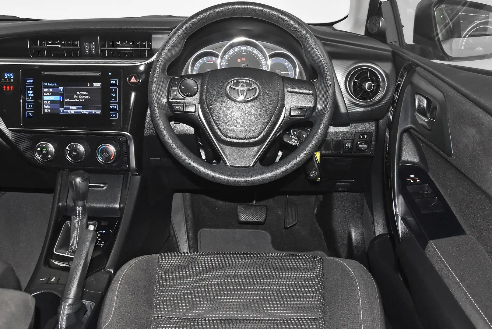 2015 Toyota Corolla Gallery Image 14