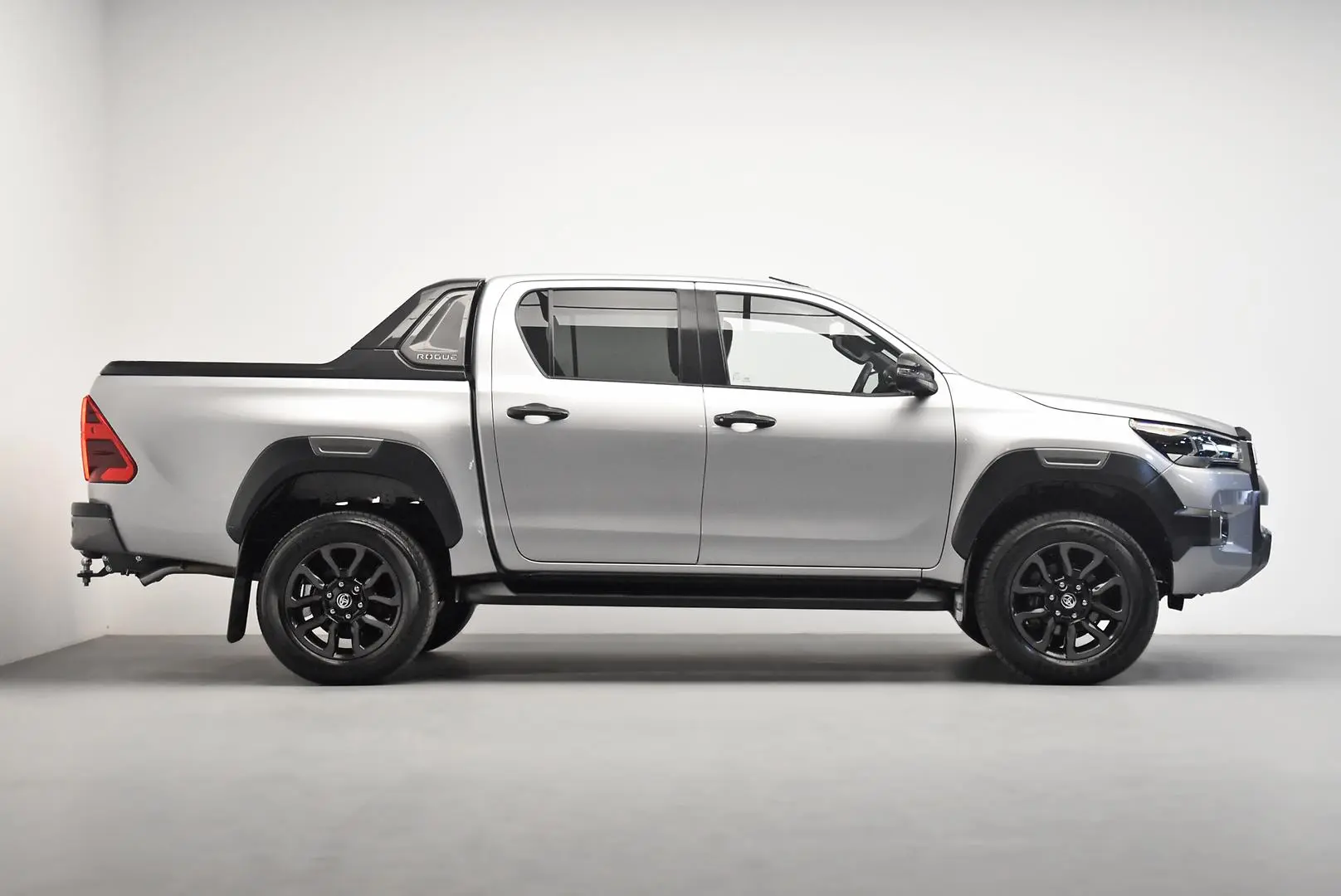 2021 Toyota Hilux Gallery Image 3