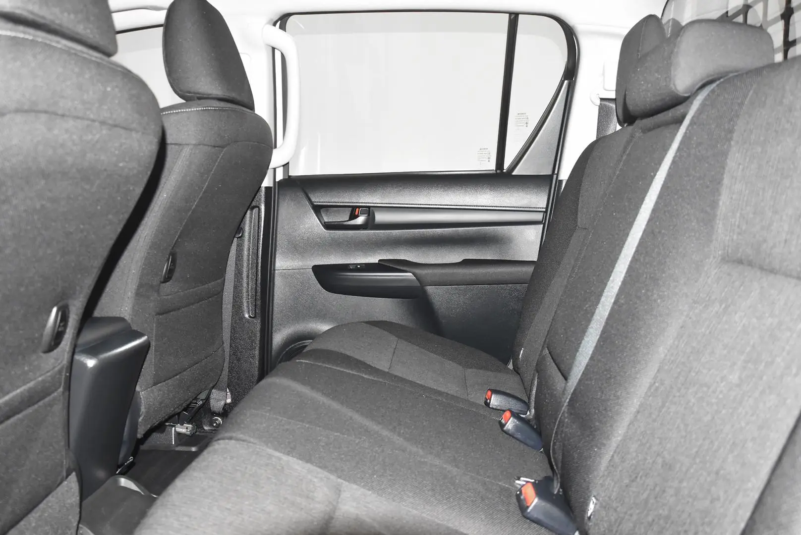 2024 Toyota Hilux Gallery Image 18