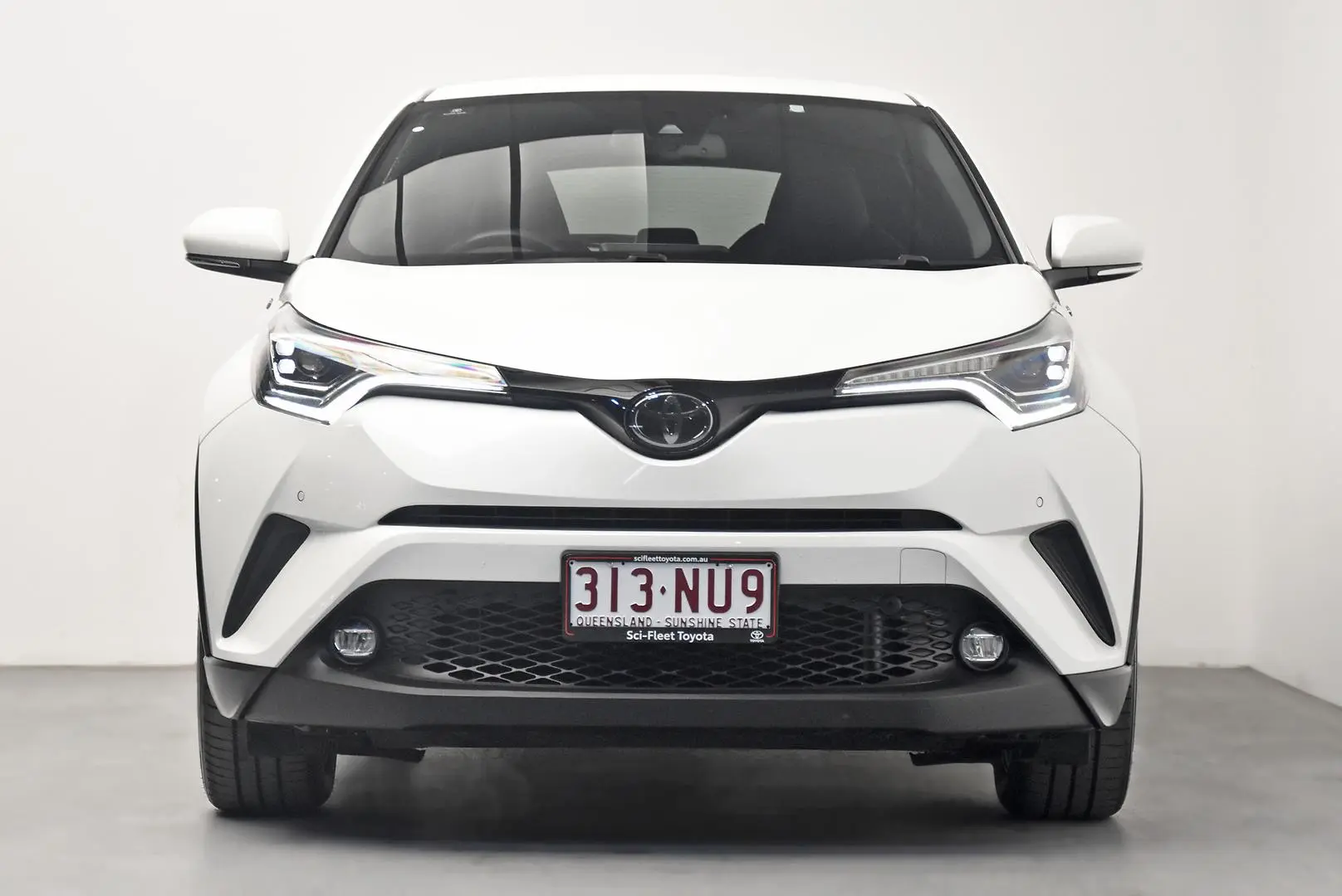 2017 Toyota C-HR Gallery Image 2