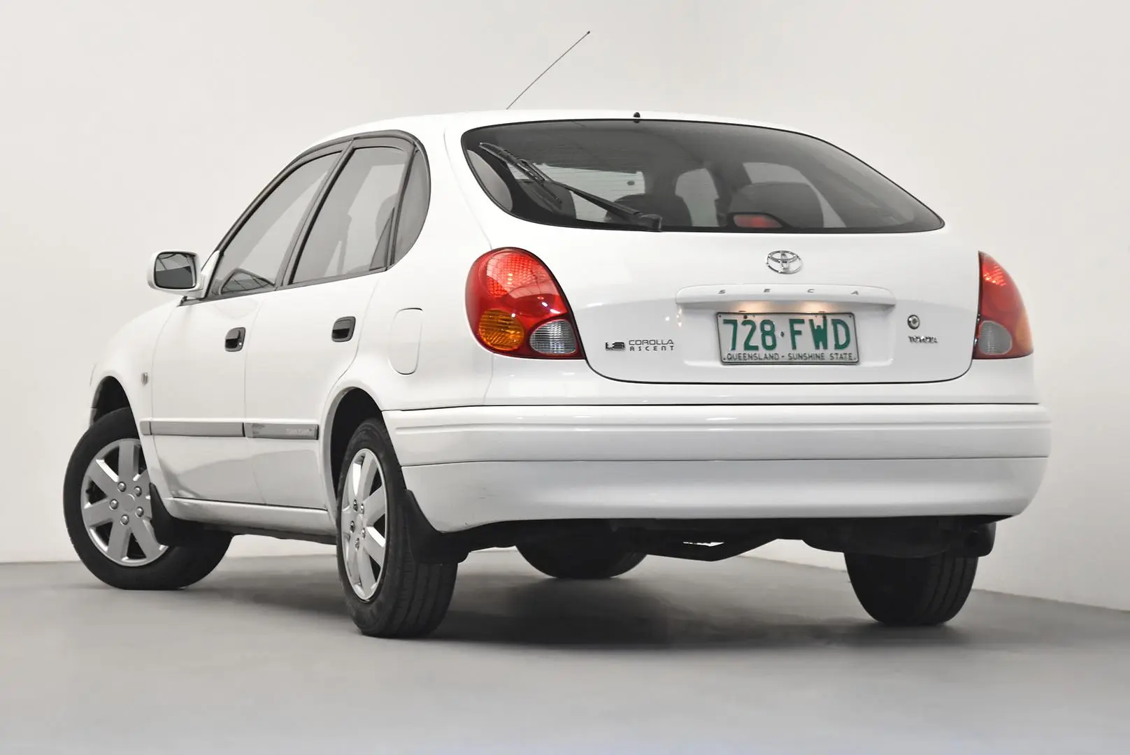 2000 Toyota Corolla Gallery Image 5