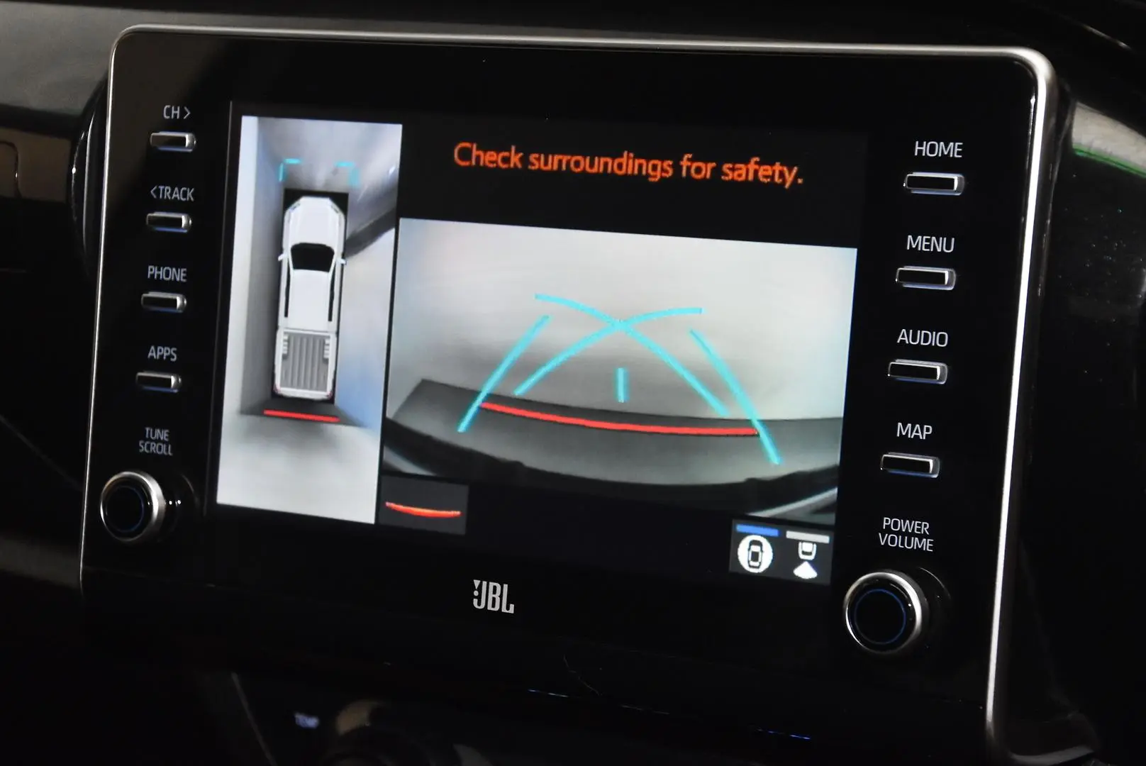 2022 Toyota Hilux Gallery Image 12