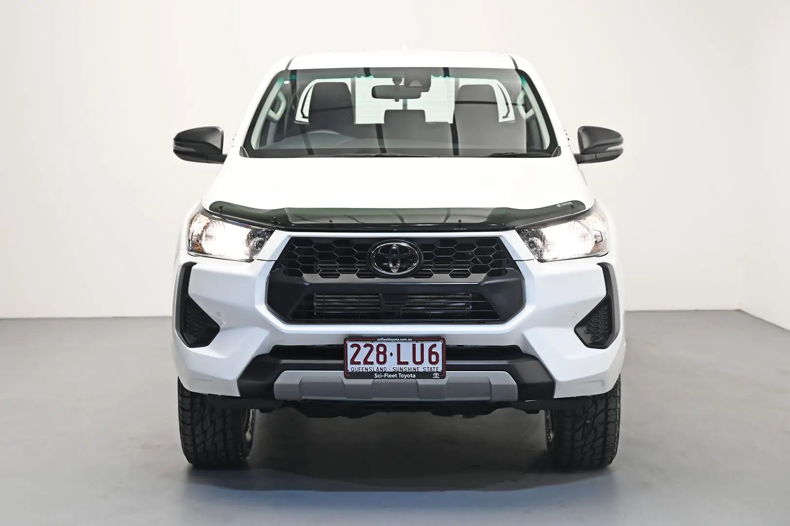 2024 Toyota Hilux Gallery Image 2