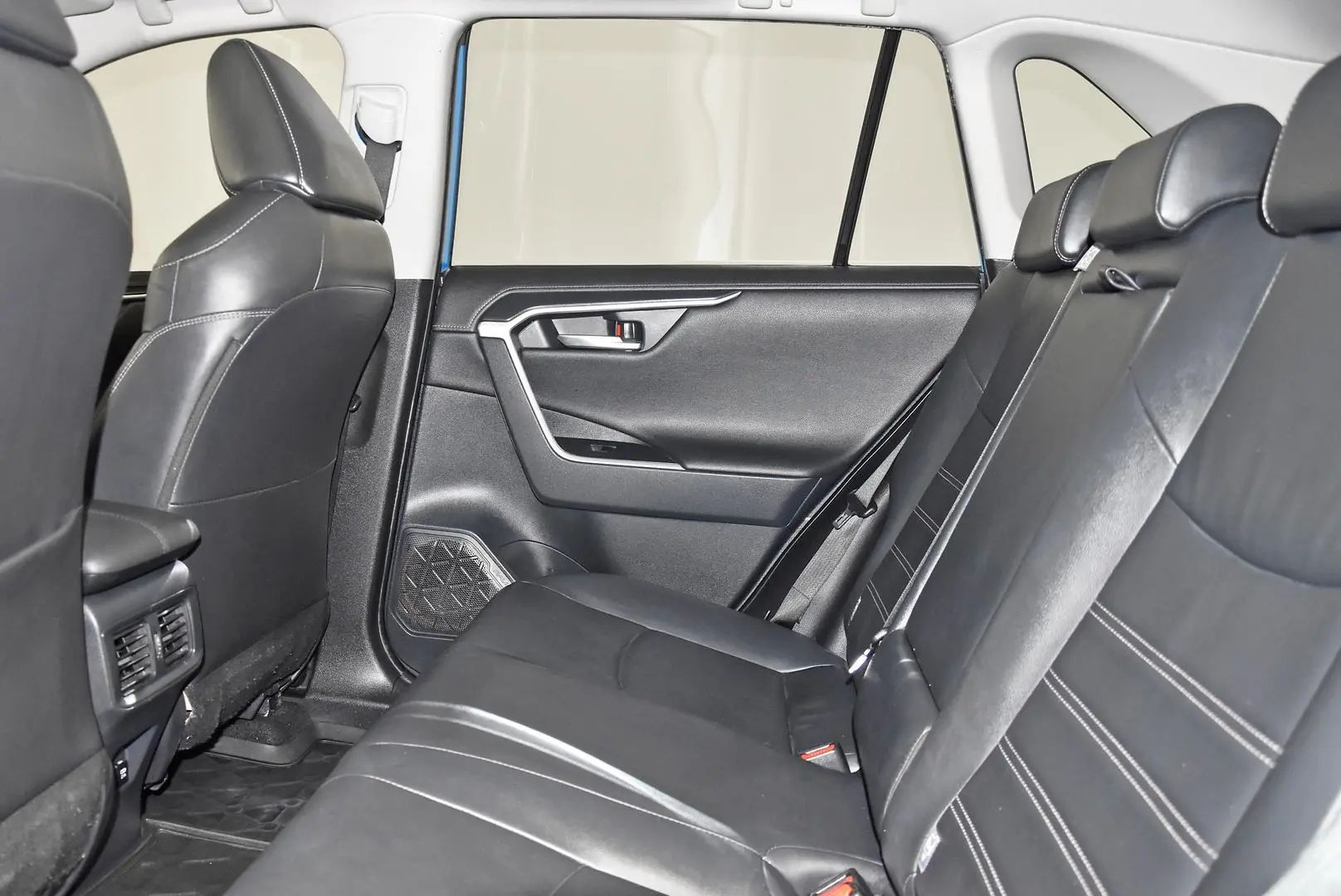 2019 Toyota RAV4 Gallery Image 19