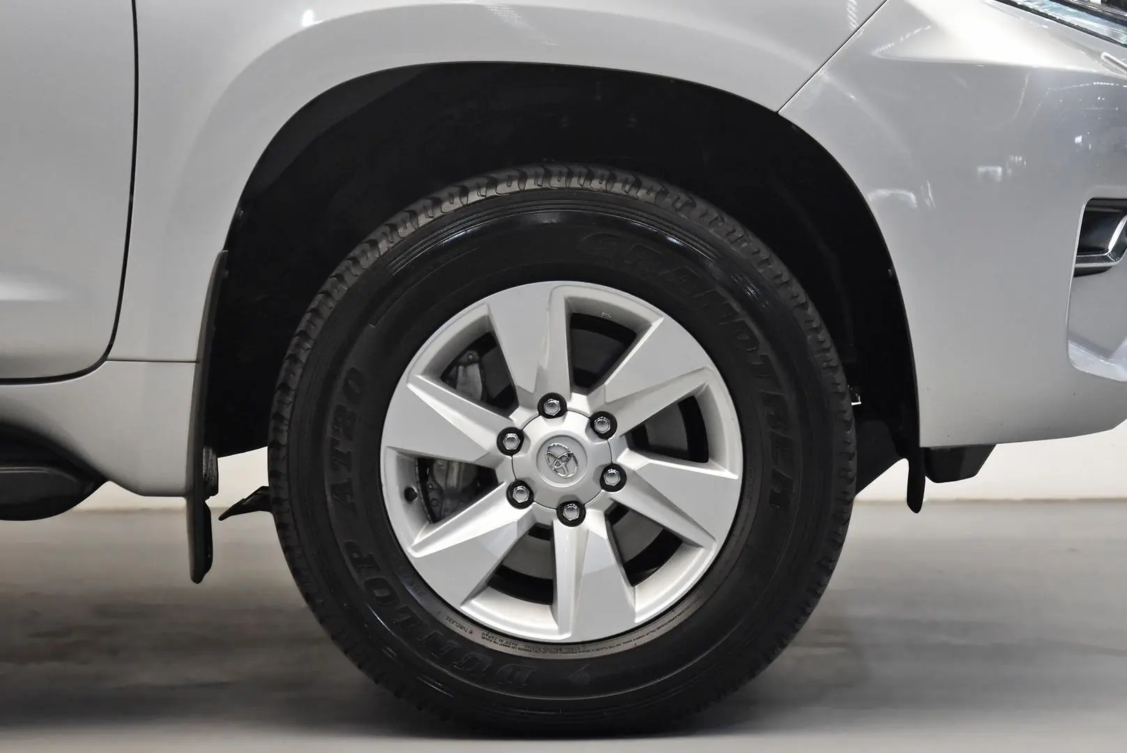 2023 Toyota Landcruiser Prado Gallery Image 22