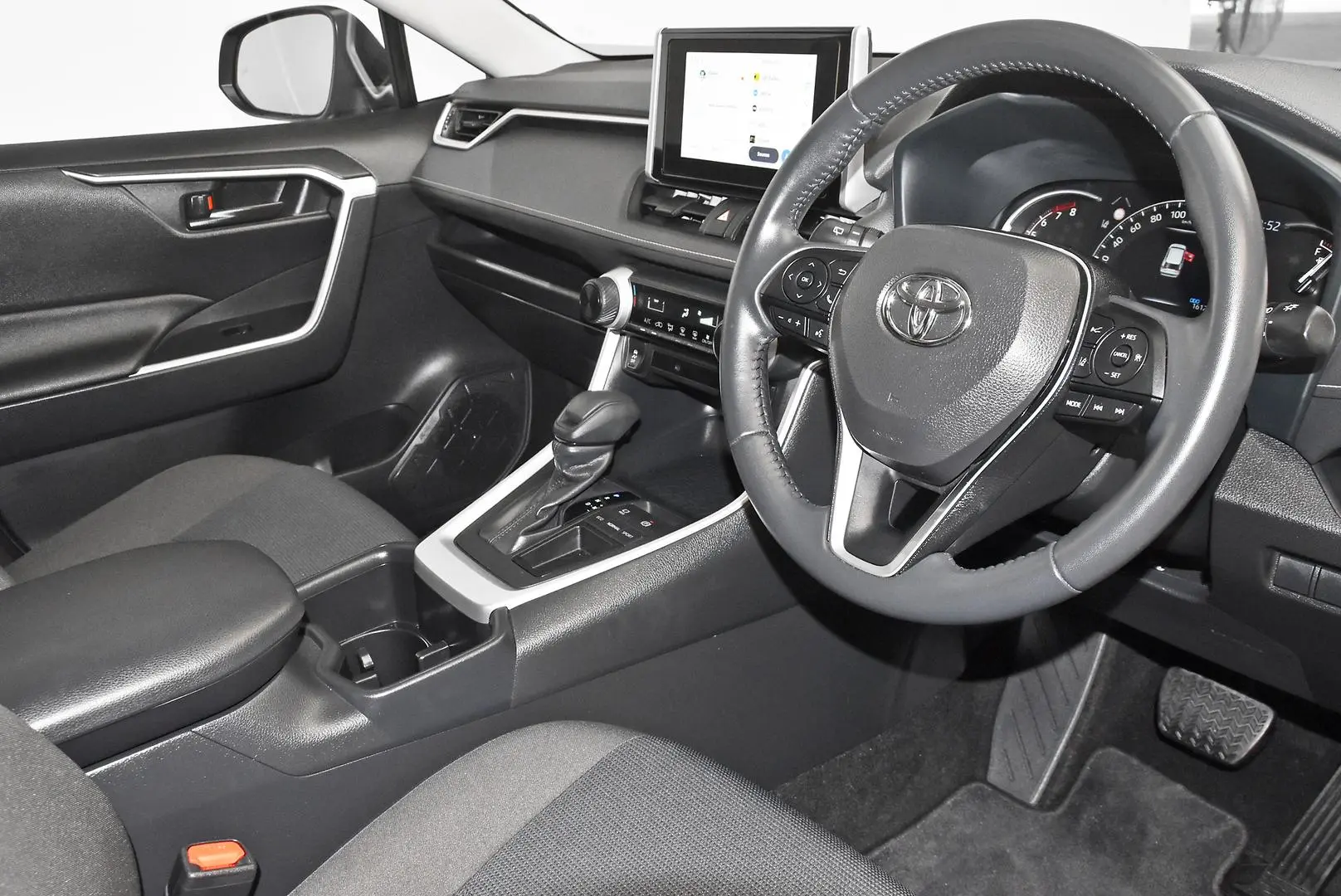 2024 Toyota RAV4 Gallery Image 8