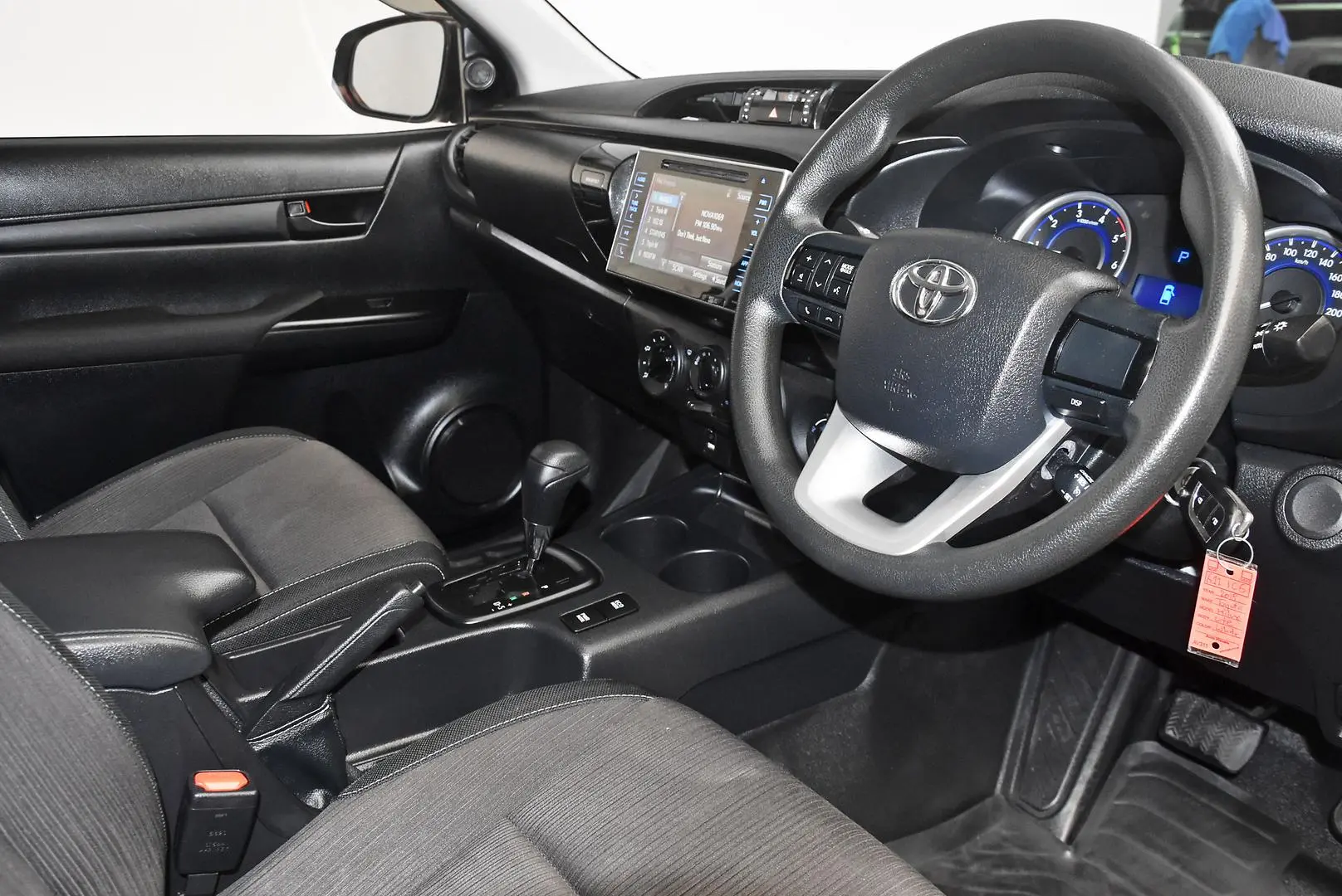 2018 Toyota Hilux Gallery Image 8