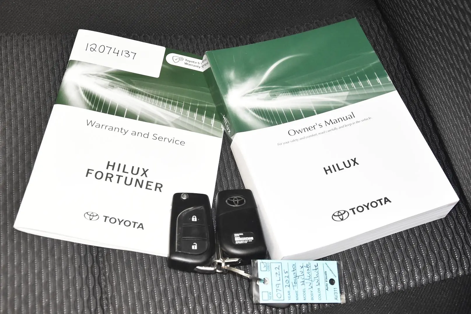 2025 Toyota Hilux Gallery Image 16