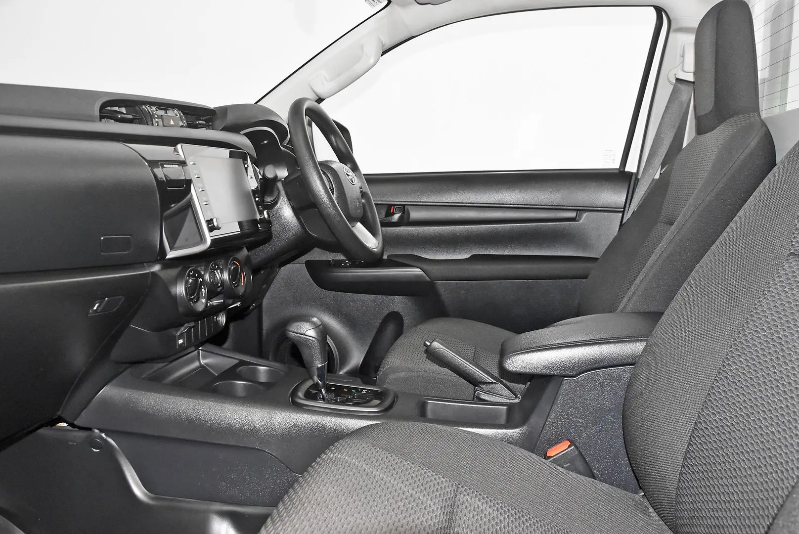 2024 Toyota Hilux Gallery Image 16