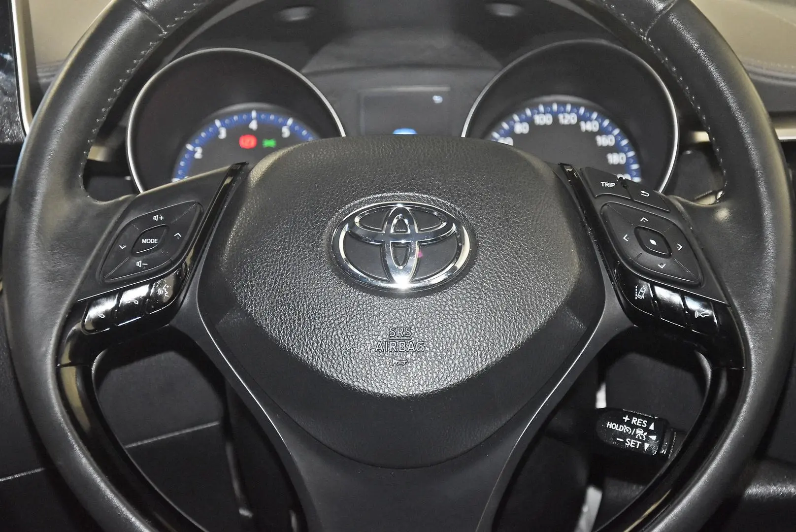 2022 Toyota C-HR Gallery Image 16