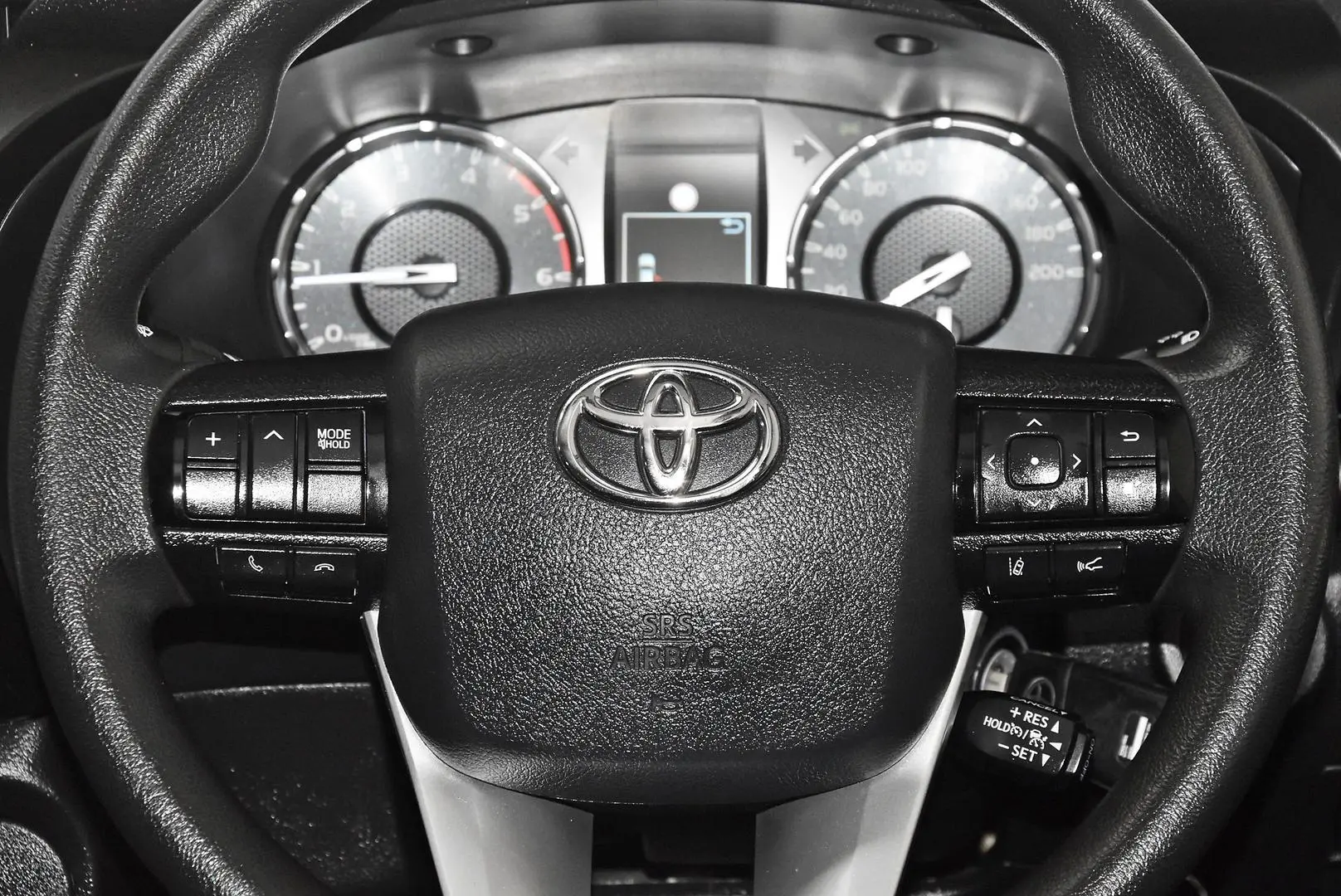 2022 Toyota Hilux Gallery Image 15