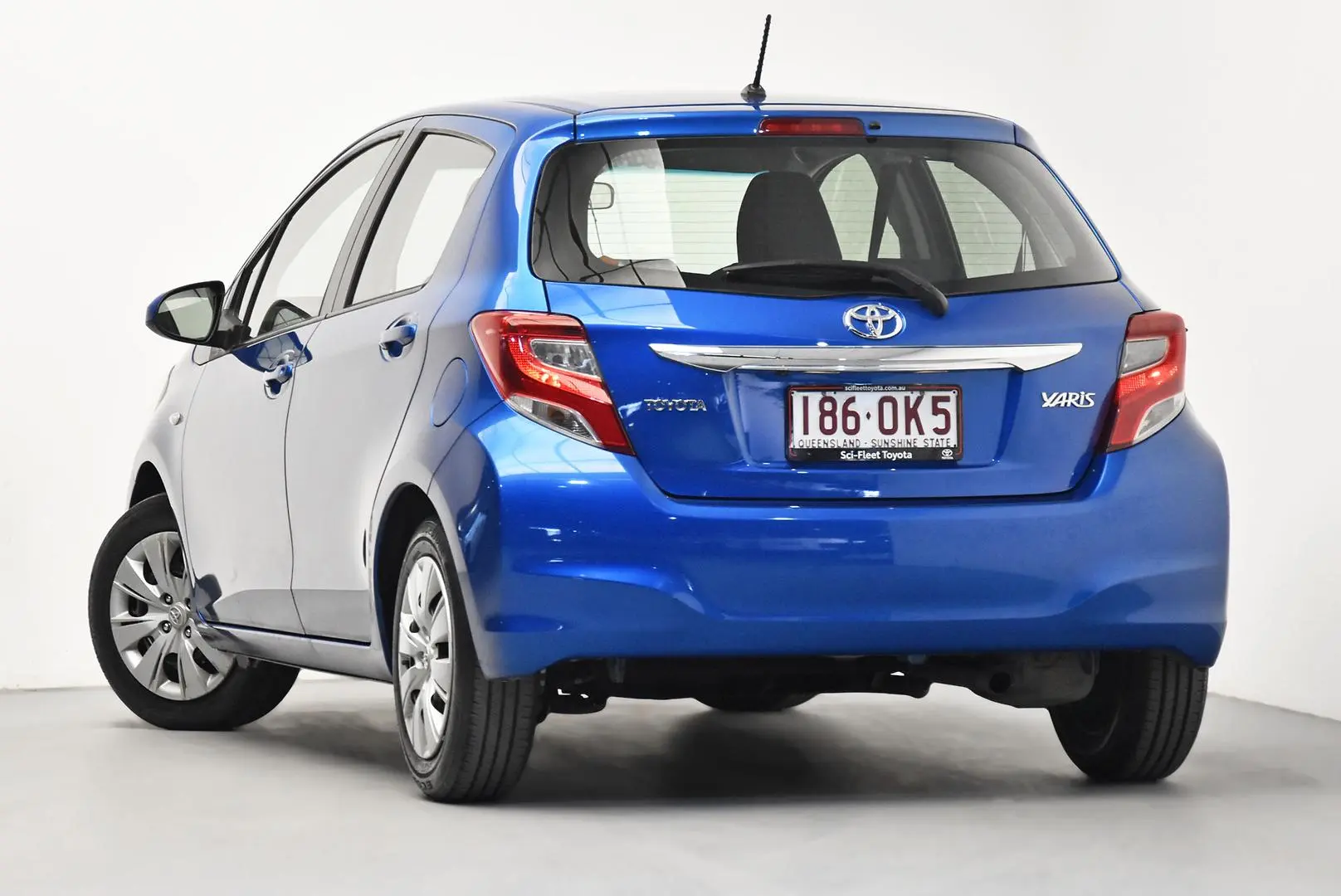 2015 Toyota Yaris Gallery Image 5